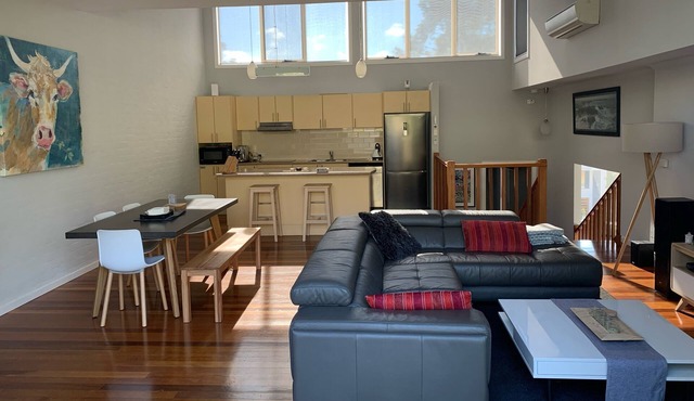 Relax a while - LIZZIE'S at beautiful Long Beach