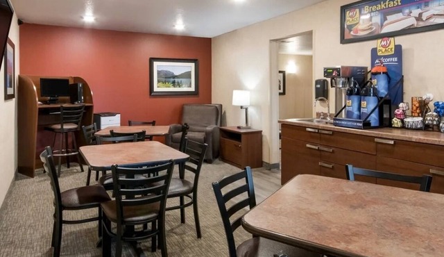 Relax After Adventure in a Comfy Room w/Kitchen Close to Dining