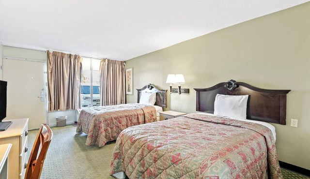 Relax After Downtown Adventures at this Simple, Pet-Friendly Room
