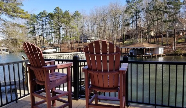 Relax among the palms at Reeled Inn on Beautiful Lake Gaston