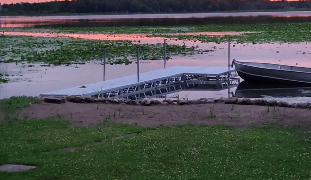 Relax and Enjoy fishing and wildlife on Goose lake