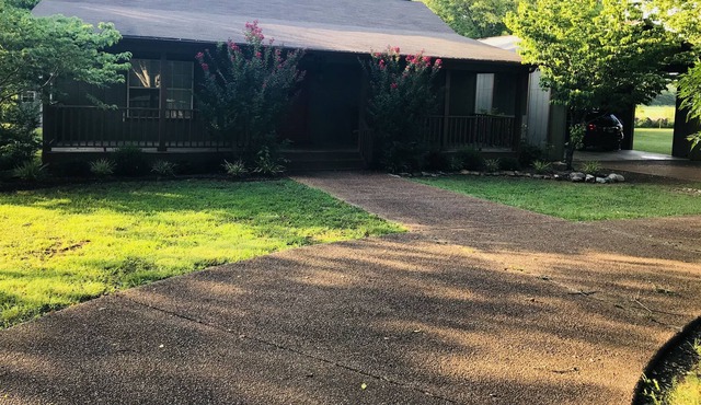 Relax and enjoy the peace and quiet at the Triple H House.