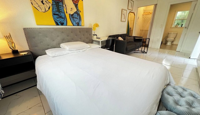 Relax and Explore: Guestsuite in Downtown Orlando