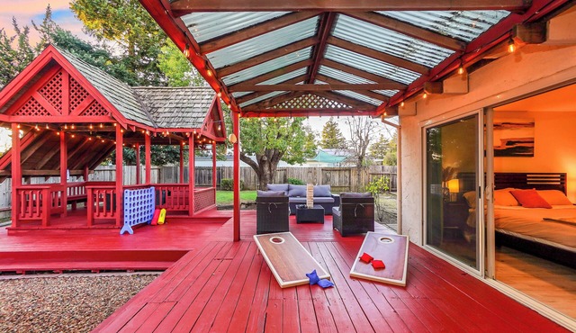 Relax and Play! near Napa, SF 4 Bedrooms Sleep10 + Hot tub, Fire pit & GameRoom