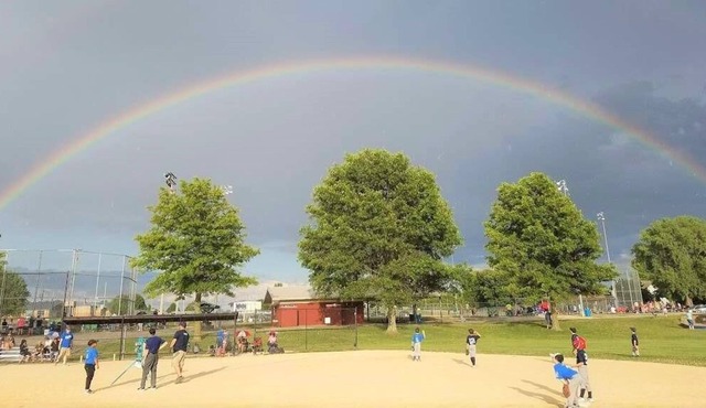 Relax and Recharge in Knights Inn Harrisonville! Free Parking, Pets Allowed