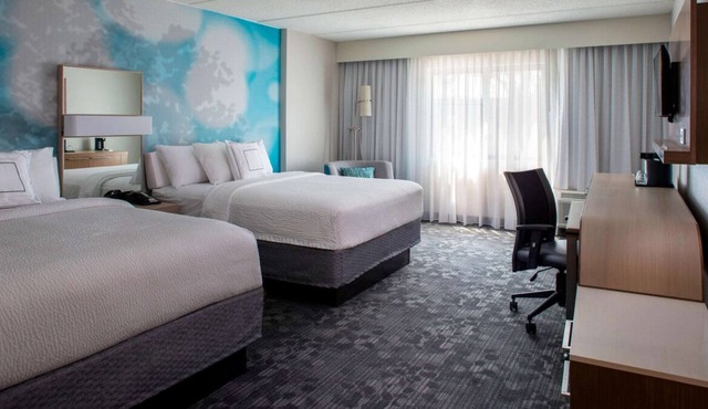 Relax and Recharge! 4 Pet-friendly Units, Onsite Swimming Pool, Free Parking