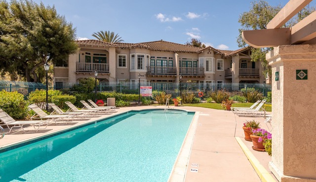 Relax and Recharge in our 2BR/2BA Condo with Free Wifi and Pool - Perfect for Work or Play!