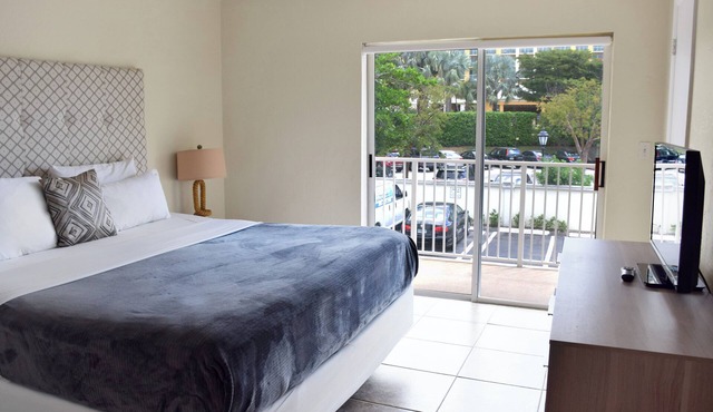 Relax And Recharge! Family Suite, Private Beach Access, Outdoor Swimming Pool