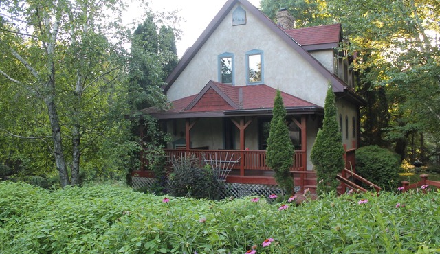 Relax and Rejuvenate at this Quiet Cottage in the Heart of the Driftless Area