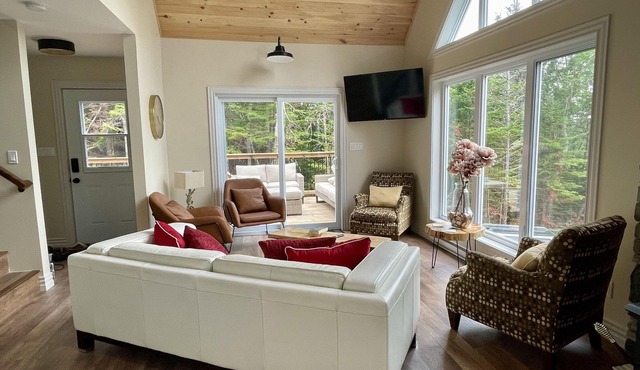 Relax and Revitalize at Sprucewood Cottage