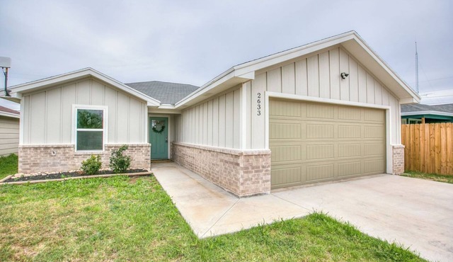 Relax and Revive in new 3 BDRM/2BA Family Friendly Home in San Angelo.