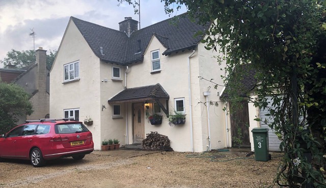 Relax and unwind at Windrush Lodge