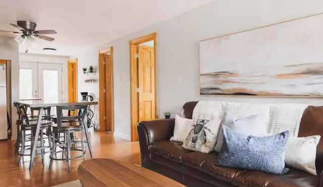 Relax and Unwind at Hideaway Cottages #2