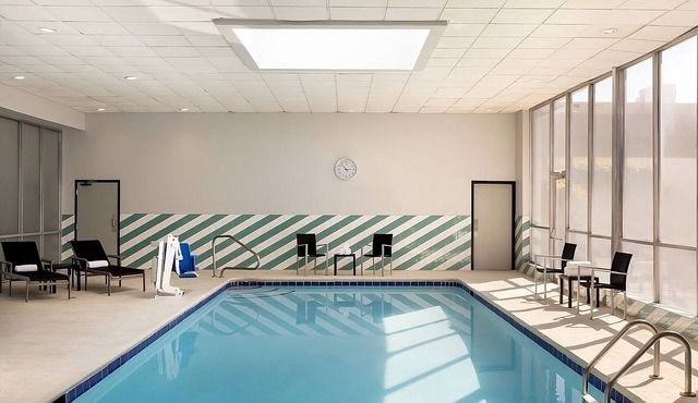 Relax and Unwind! 3 Family-friendly Units! Indoor Pool, Close to Fort Worth Zoo!