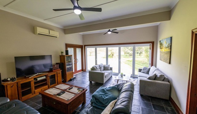 RELAX AND UNWIND AND ENJOY THE COASTAL VIBE.