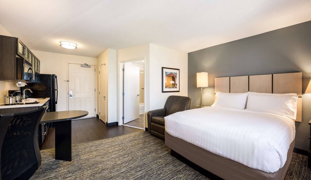 Relax and Unwind! Full Kitchen, Pet-Friendly Property, Parking!