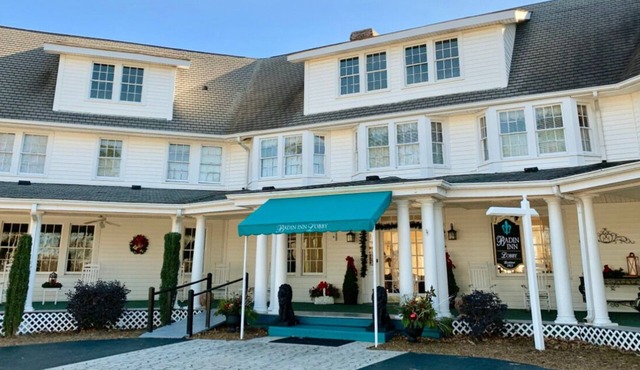 Relax and unwind in the quiet surroundings of this historic inn.