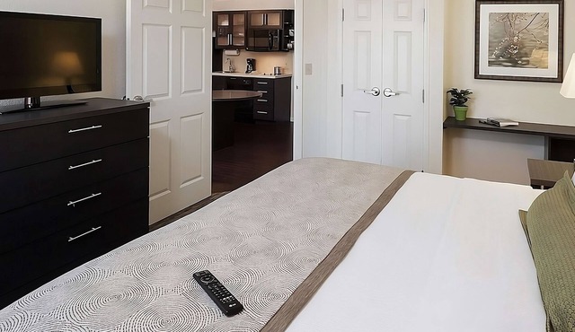 Relax and Unwind! Kitchen, Pet-friendly Property, Near Fair Oaks Park