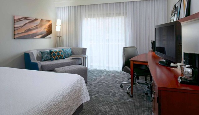 Relax and Unwind! Pet-Friendly Unit, Close to Zona Ross Mall!