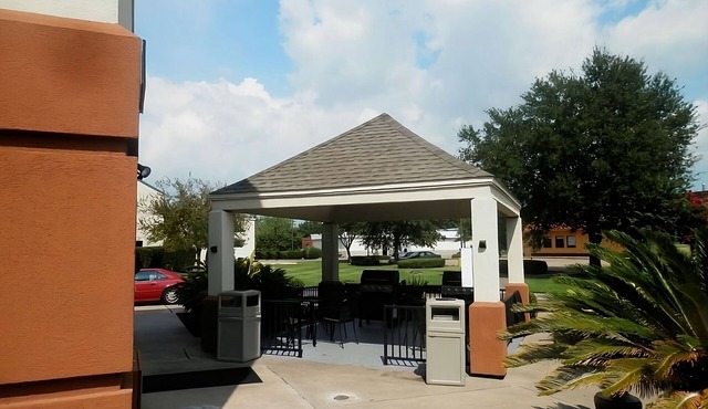 Relax and Unwind! Pet-Friendly Property, Kitchen, Onsite Parking!
