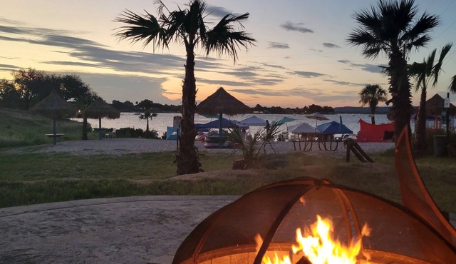 Relax at Lake LBJ condo-balconey w Lake View/Sandy Beach/Great Swim area