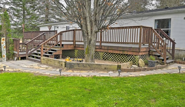 Relax at Northern Oasis! County Setting. Near Lakes, Wolf River & ATV/UTV Trail.