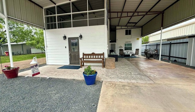 Relax at Ranger Retreat on the Historic Fort Clark Springs