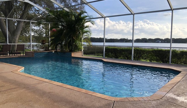 Relax at Southern Exposure in Auburndale with a Pool & 76 Acre Private Lake.