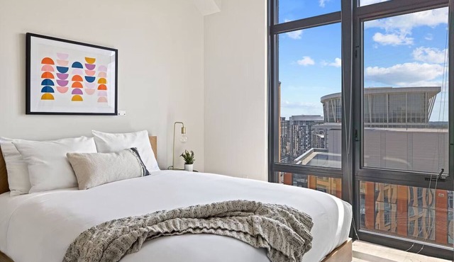 Relax at Spacious Apartment w/Full Kitchen & Rooftop Access | Landmarks Nearby