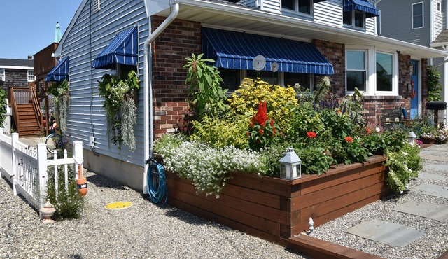 Relax At The Beach In This Newly Renovated Oversized 1 Bedroom Apartment