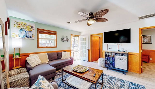 Relax at 'The Cove' Waterfront Getaway