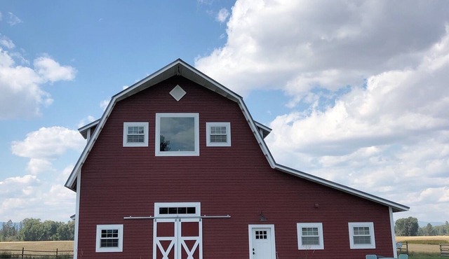 Relax At The Farm! Newly Built Studio Apartment In The Barn At Selah Farm