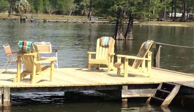 Relax at the Lakehouse with a Dock