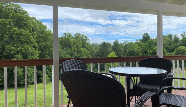 Relax at the Stargazer, clean & serene!