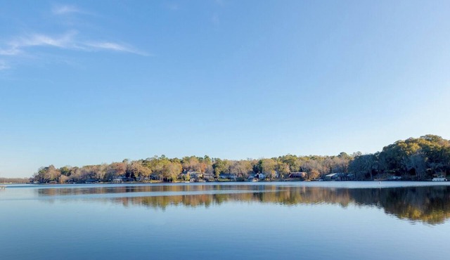 Relax at this newly updated, quaint LAKE HOME.