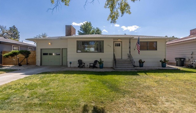Relax at this peaceful and centrally-located place on the west end of Billings.