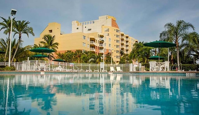 Relax at Vacation Village Resort near Bonaventure Golf Club!