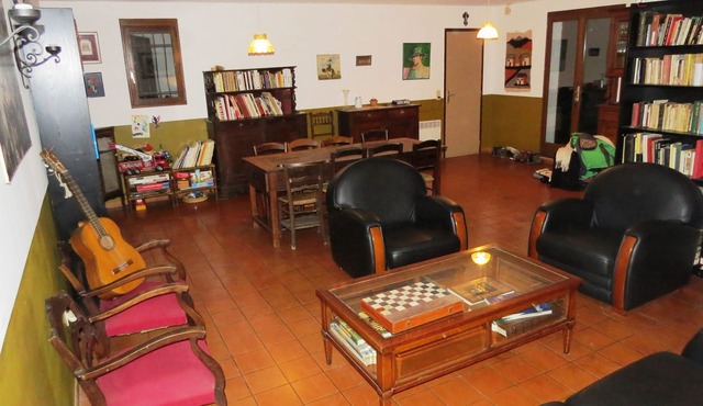 Relax beside the Agout: boat ride, swimming, fishing and cultivation