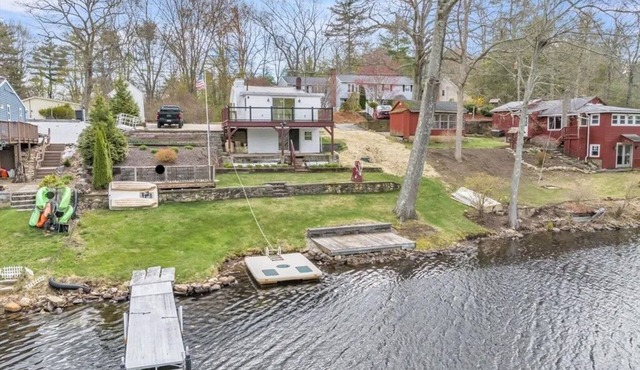 Relax by the Lake - Cozy Lakefront Retreat with Scenic Views