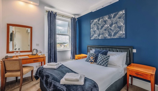 Relax by the Sea: Cliffside Comfort Near Adventure Island