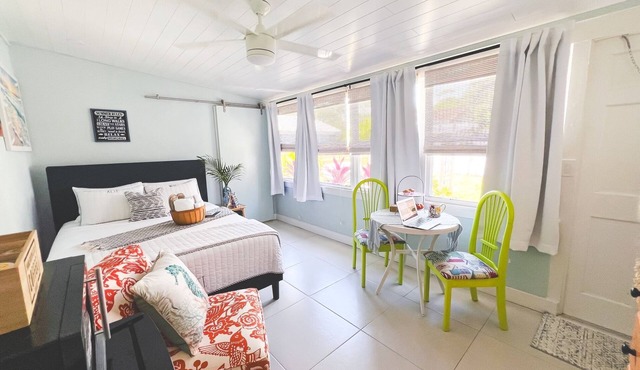 Relax by the sea! One-bedroom Lake Worth Beach studio near Palm Beach