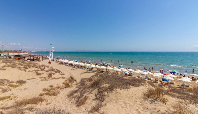 Relax by the sea and enjoy the waves of the Mediterranean.