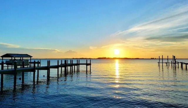 Relax by Wabasso Beach-18 min away Perfect Micco family retreat Summer Specials