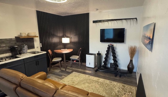 Relax comfortably & enjoy a 2-bedroom studio in Valdez perfect for your getaway.