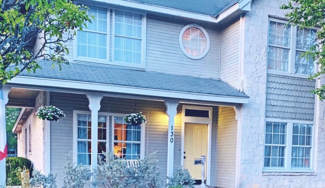 Relax, Dine, Shop! Cozy Downtown Boerne Home, Less Than 1 Mile from Main St!