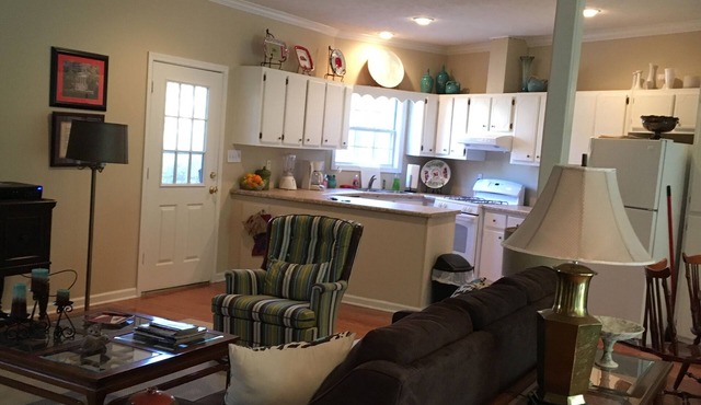 Relax & Enjoy all that Oxford has to offer & stay at the “LandShark Lounge”.