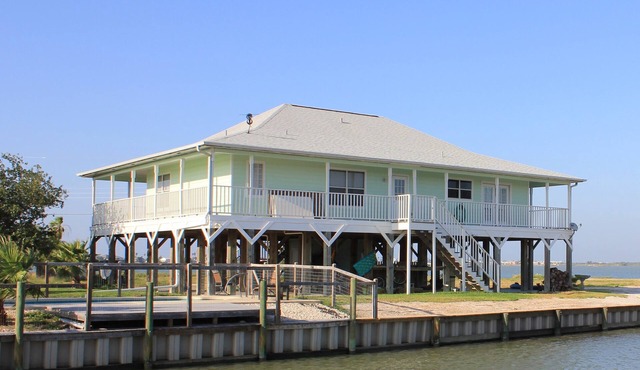 Relax/enjoy coastal views/breezes