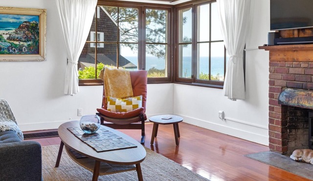 Relax & Enjoy the Ocean Views at SeaView Cottage!
