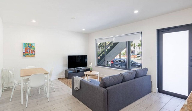 Relax & Explore: Mins to Beach, Bal Harbour Shops