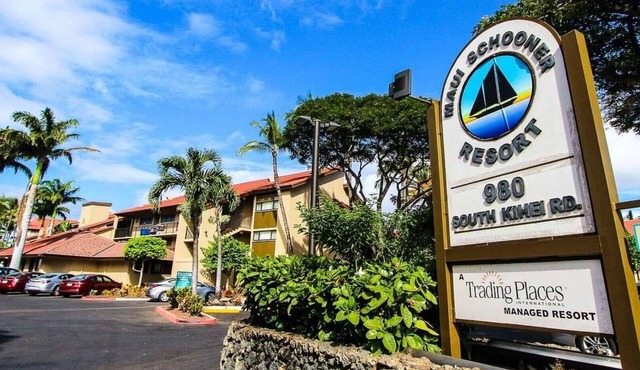 Relax & Explore: Spacious 2BR Suite at Maui Schooner Resort